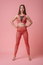 GEO ANIMAL PRINT V NECK
