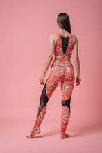 GEO ANIMAL PRINT V NECK